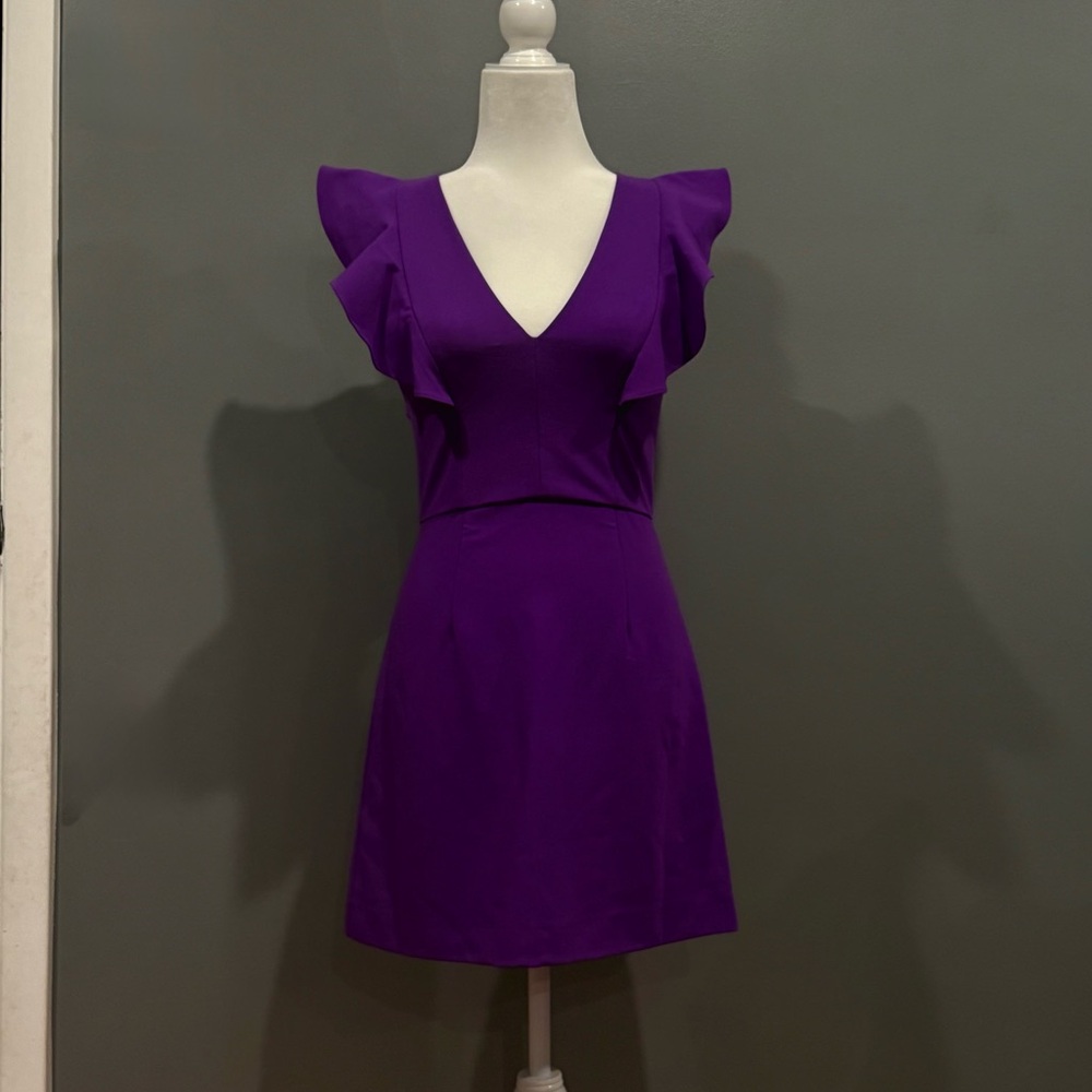 *GENTLY WORN* French Connection Size XXS Whisper Ruffled V-Neck Mini Dress